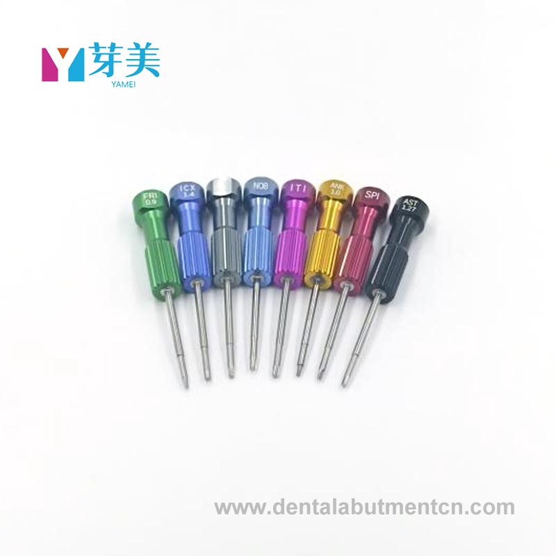 Miért alakítja át a fogászati ​​​​csavarhúzó az implantációs eljárások pontosságát?